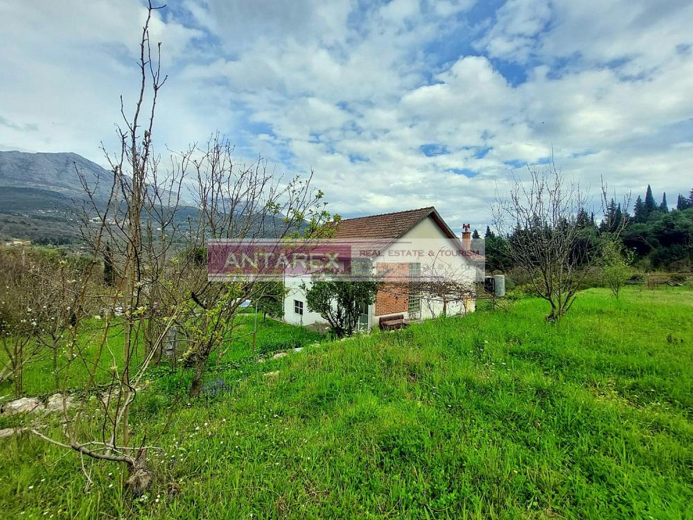 House with a plot for construction in Sutorina for sale