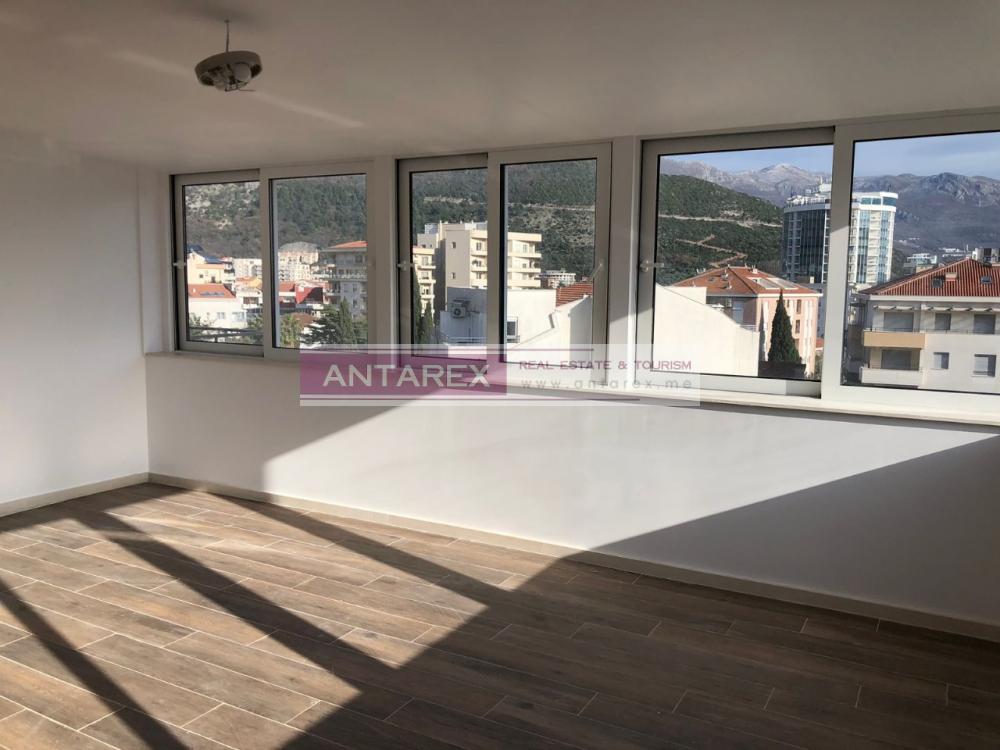 Spacious apartment in the center of Budva for sale
