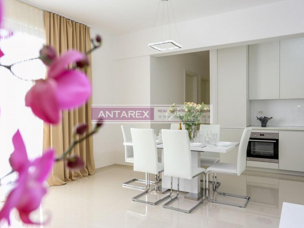 real estate with sea view in Montenegro