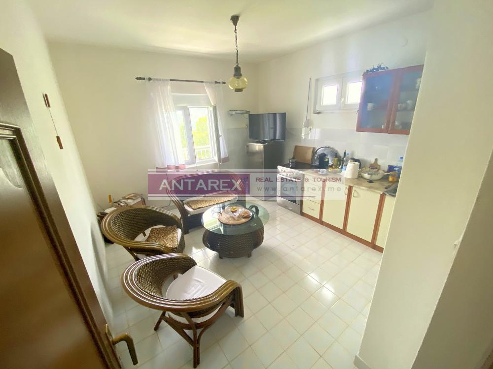 House with sea view in Montemegro for sale