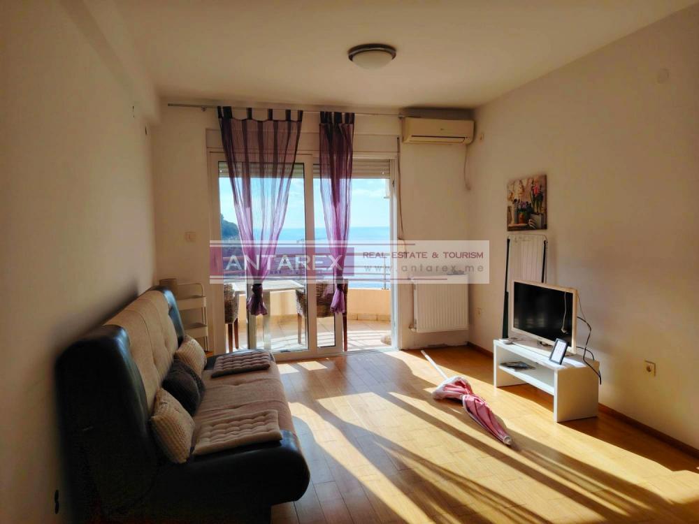 apartment with seaview in Rezhevichi for sale