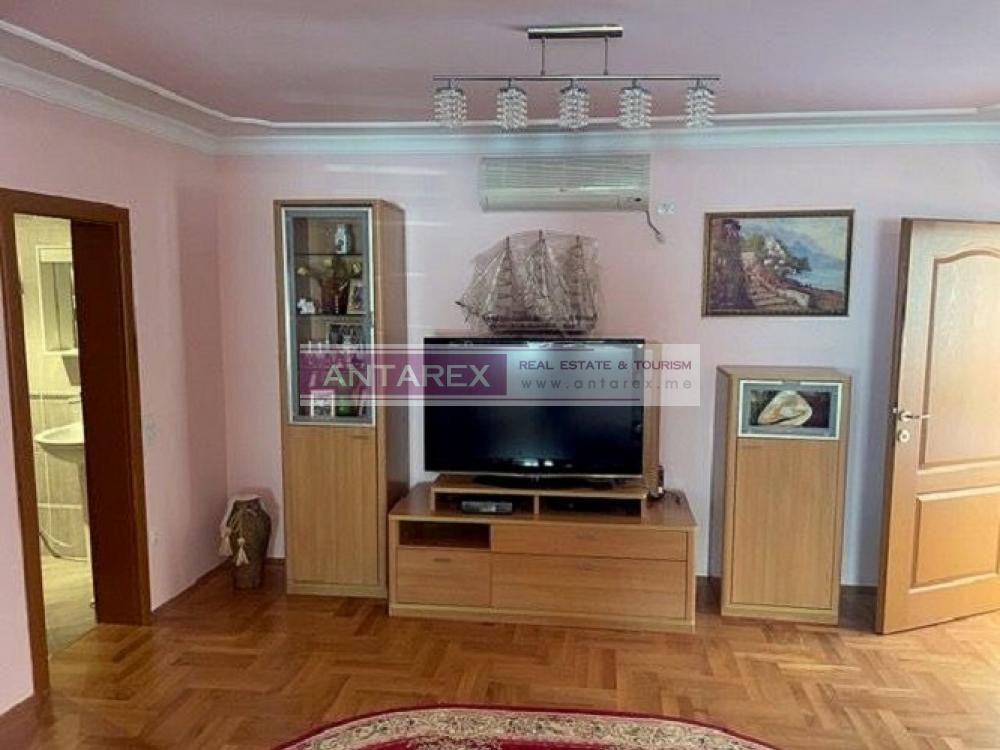 House with sea view in Montenegro for sale