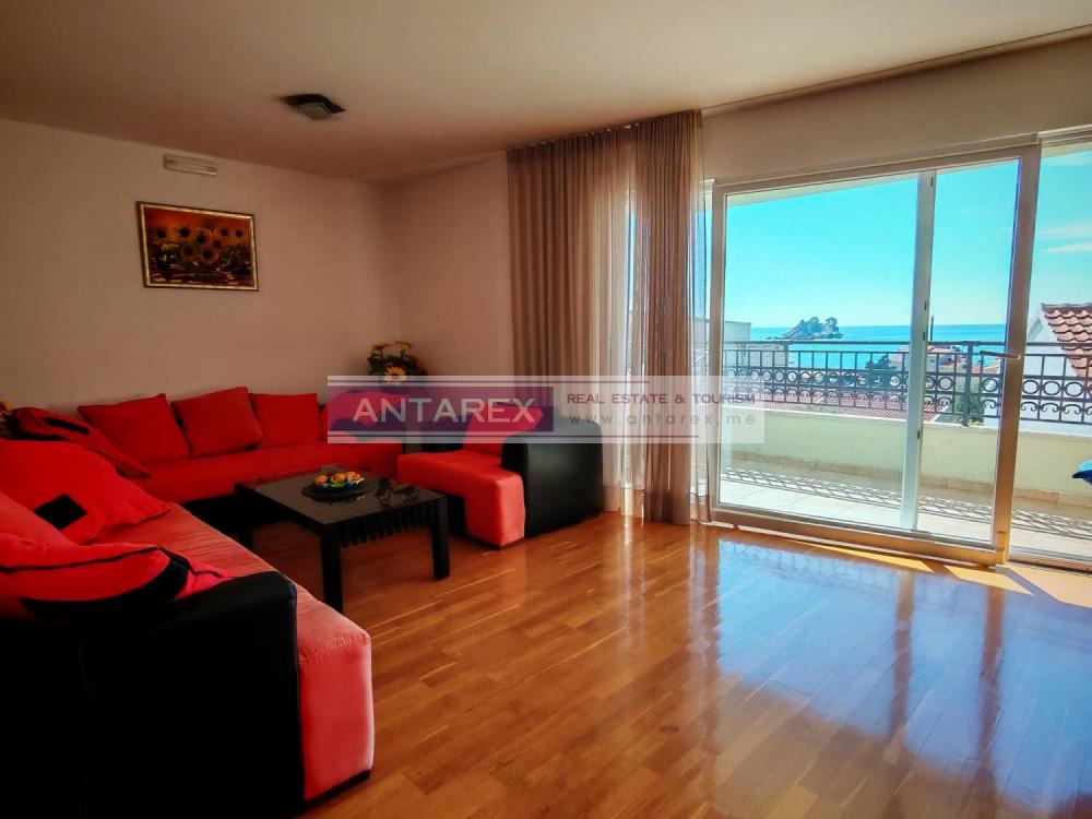 Magnificent apartment with sea view in Petrovac for sale