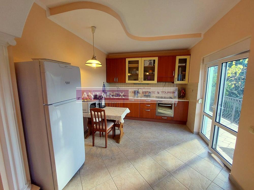 Excellent apartment building in Herceg Novi for sale