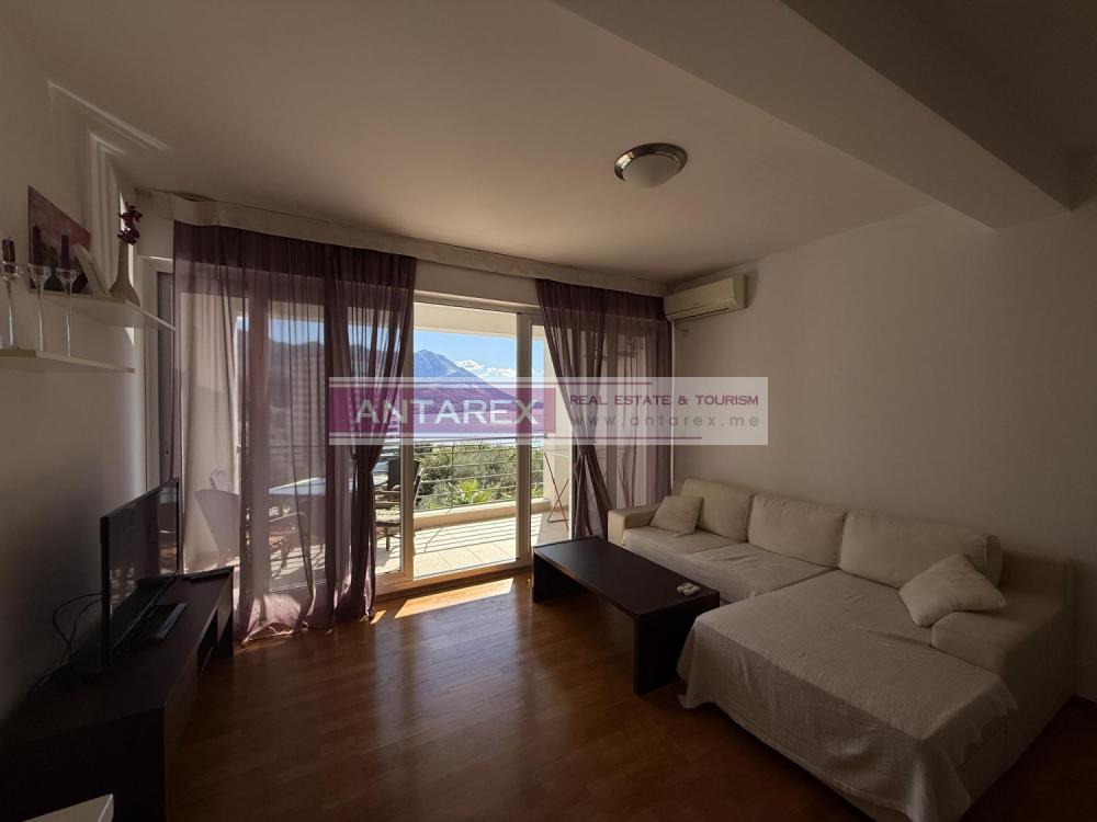 One-bedroom apartment with sea view in Becici for sale