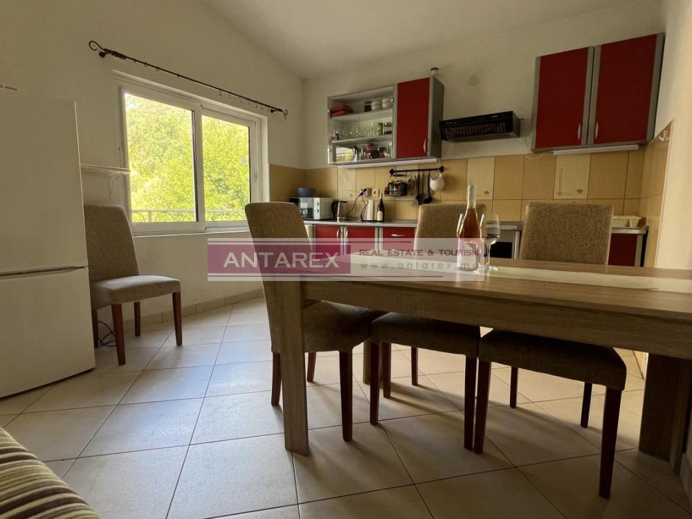 Two-bedroom apartment with sea view for sale in Markovici (Budva)