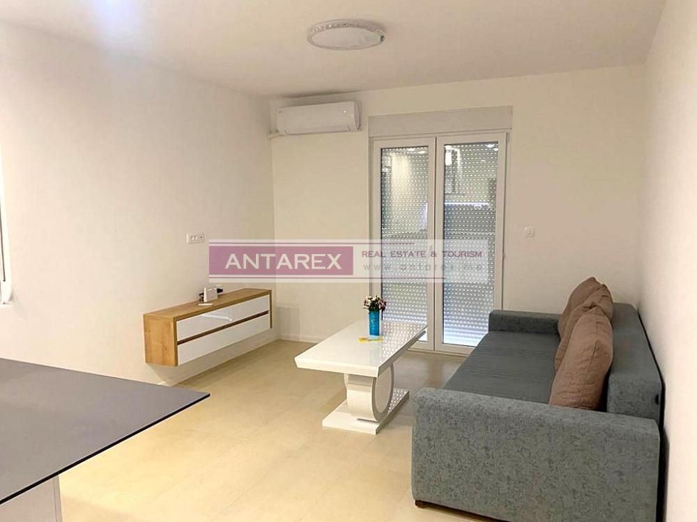 New apartment in Igalo for rent