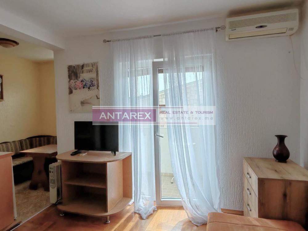 Cozy studio with spacious terrace for sale in Budva 