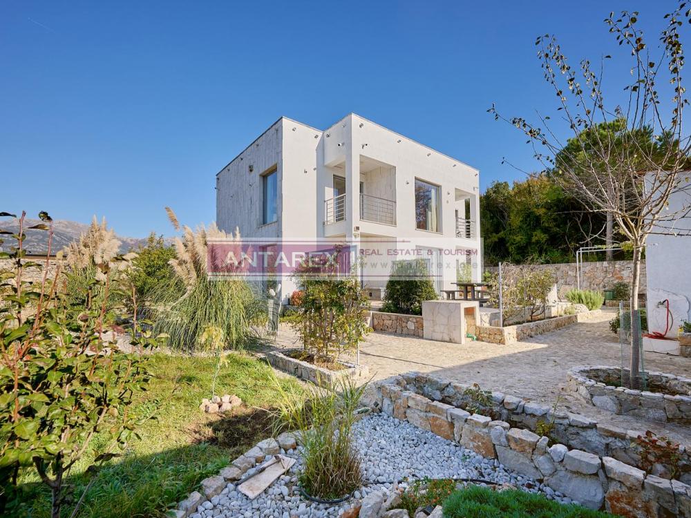 a house in Montenegro for sale