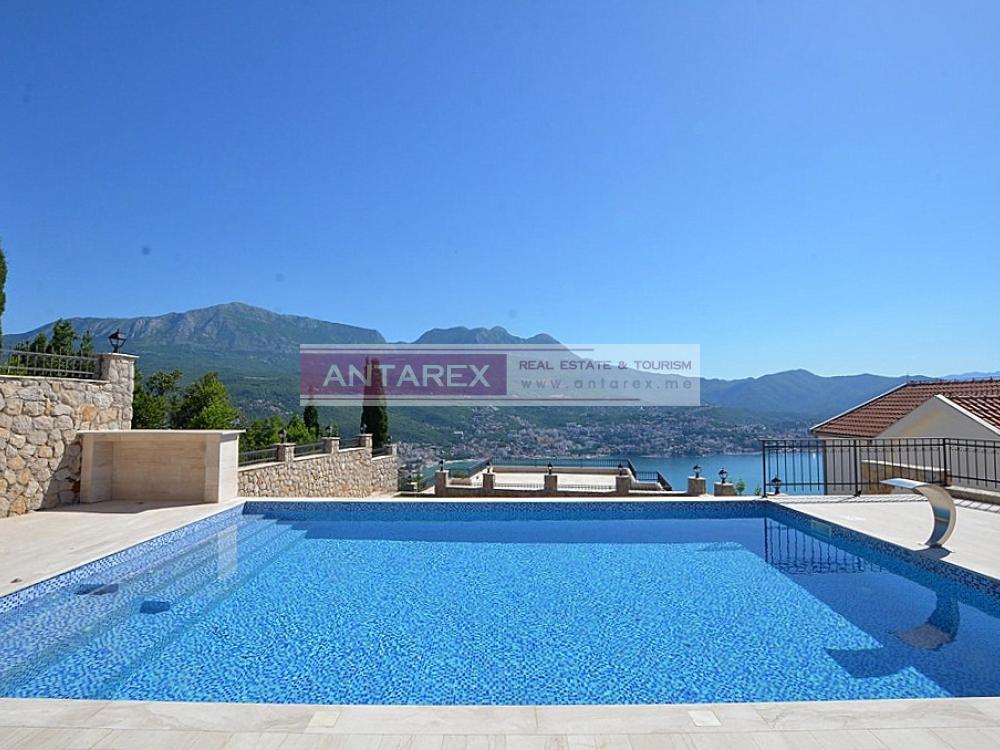 Villa close to the sea for sale in Montenegro