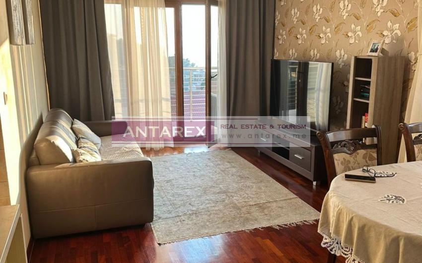 Apartment with sea view and parking in Petrovac