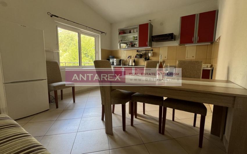 Two-bedroom apartment with sea view for sale in Markovici (Budva)