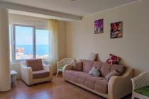 Sea-view apartment with a garage for sale in Dobra Voda (Bar)
