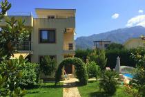 Купить виллу с бассейном в Баре