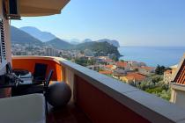 Two-bedroom apartment with sea view for sale in Petrovac