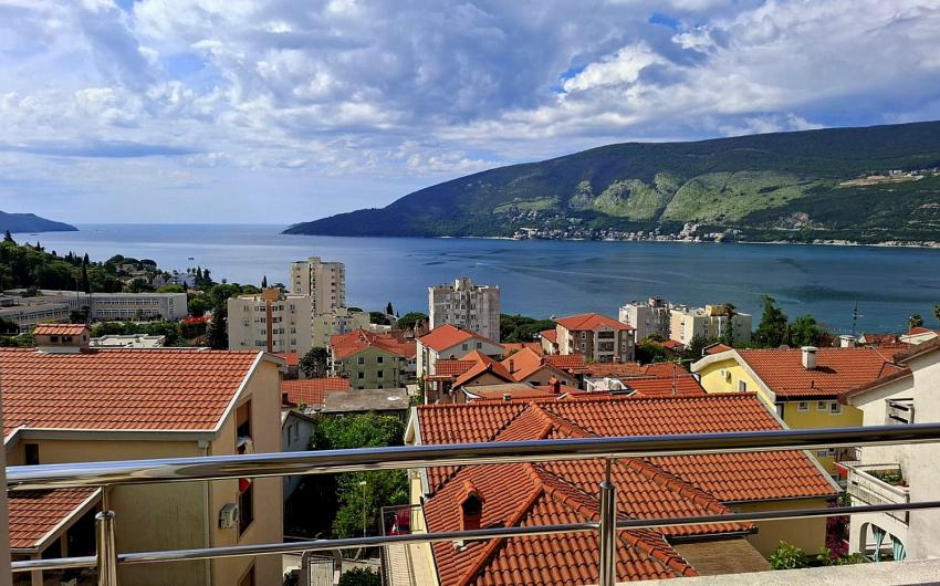 Купить квартиру с видом на море в Херцег Нови